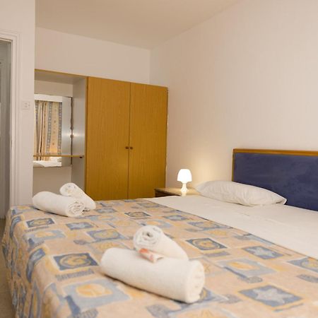 Alecos Hotel Apartments Paphos Esterno foto