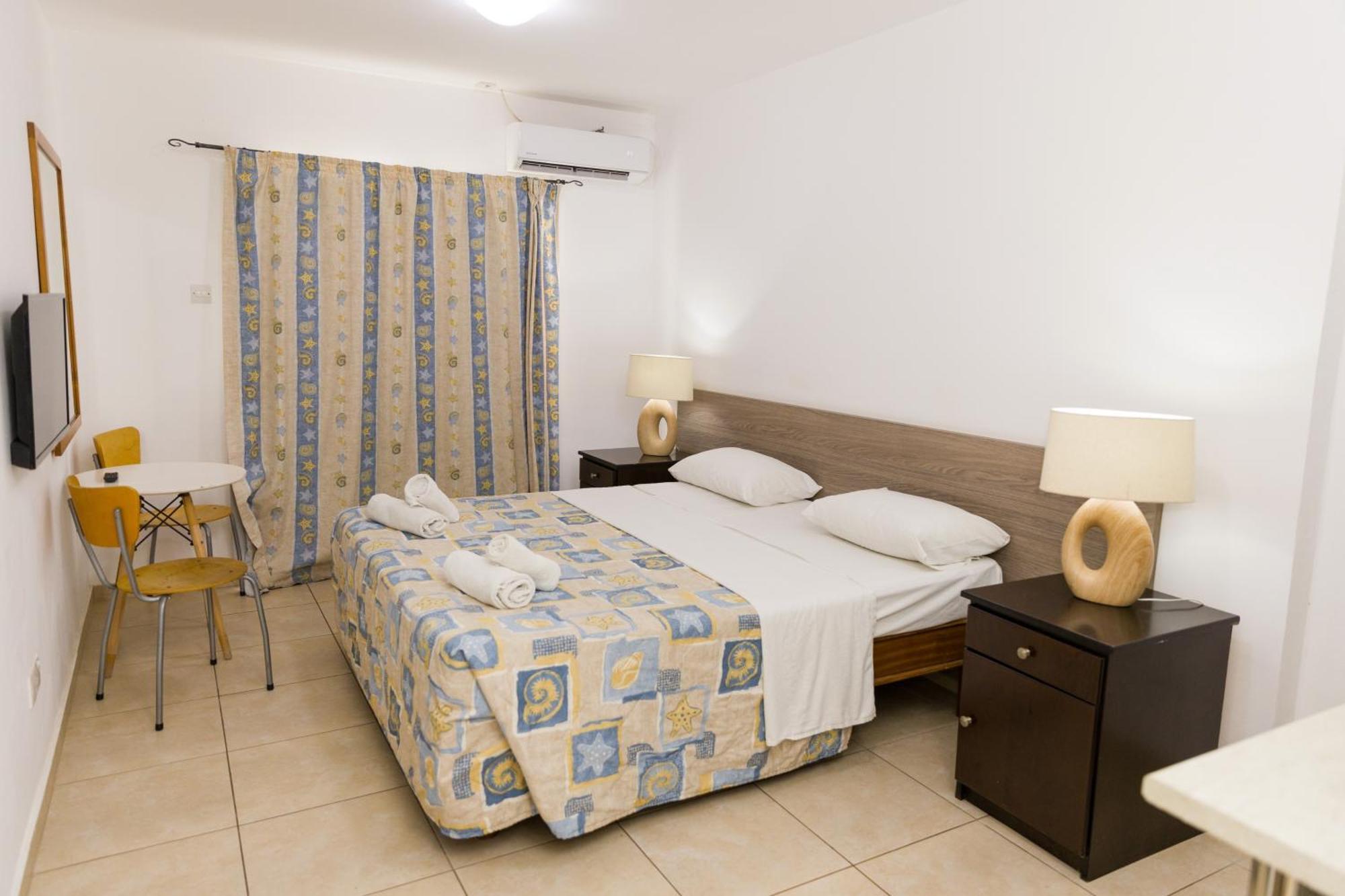 Alecos Hotel Apartments Paphos Esterno foto