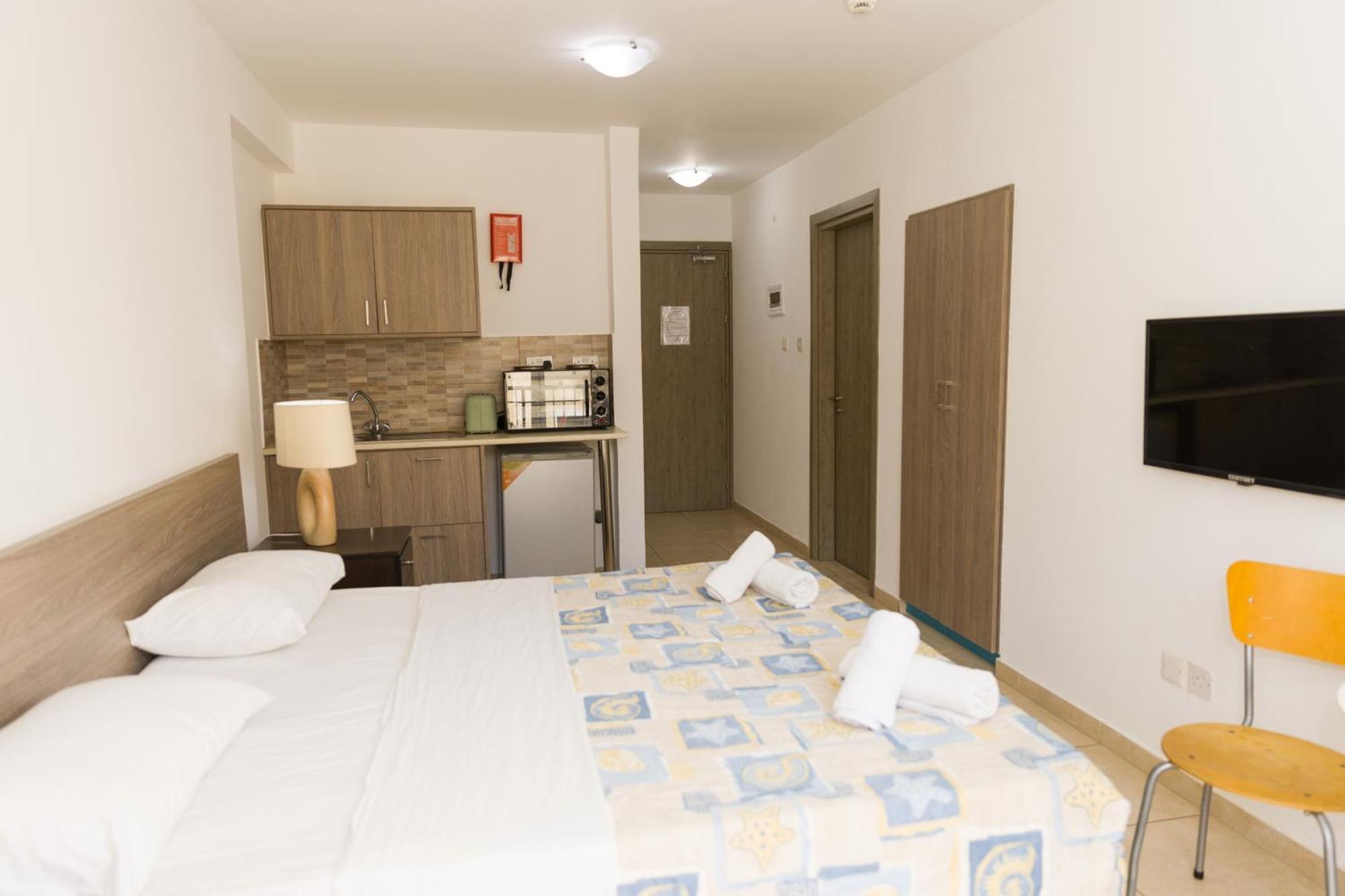 Alecos Hotel Apartments Paphos Esterno foto