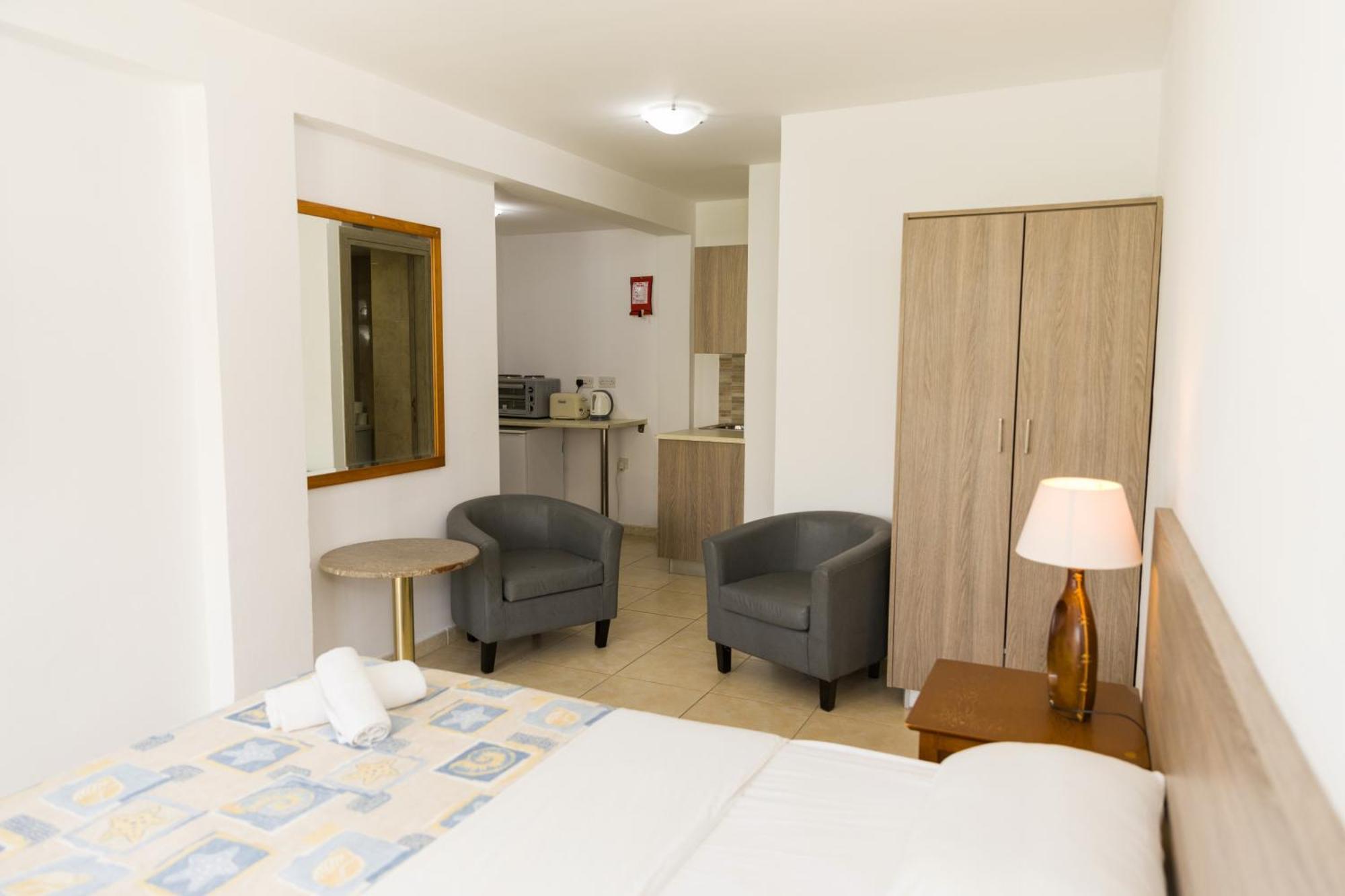 Alecos Hotel Apartments Paphos Esterno foto