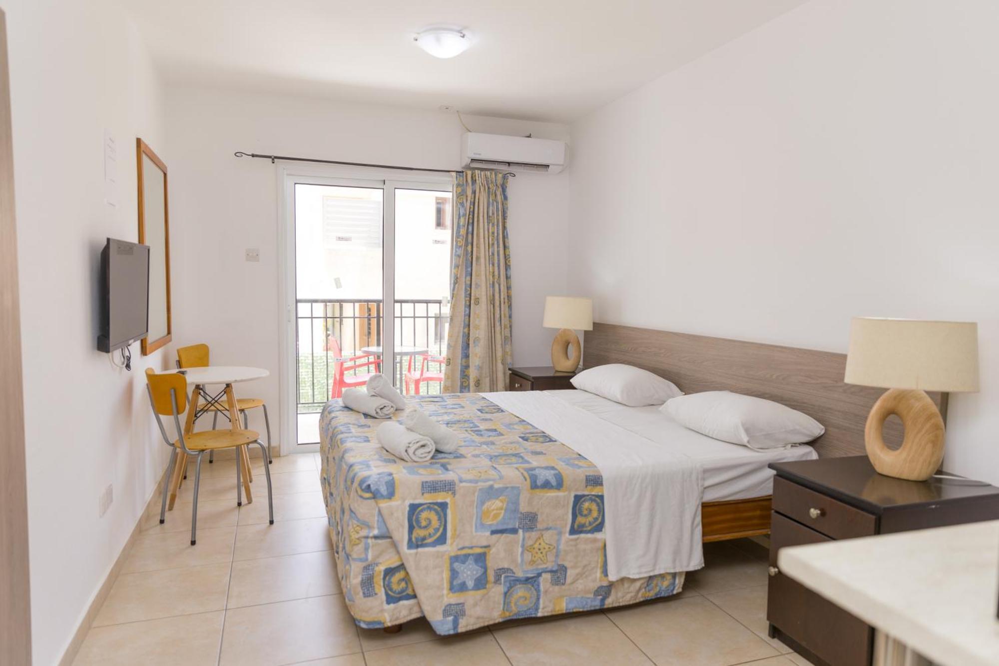 Alecos Hotel Apartments Paphos Esterno foto