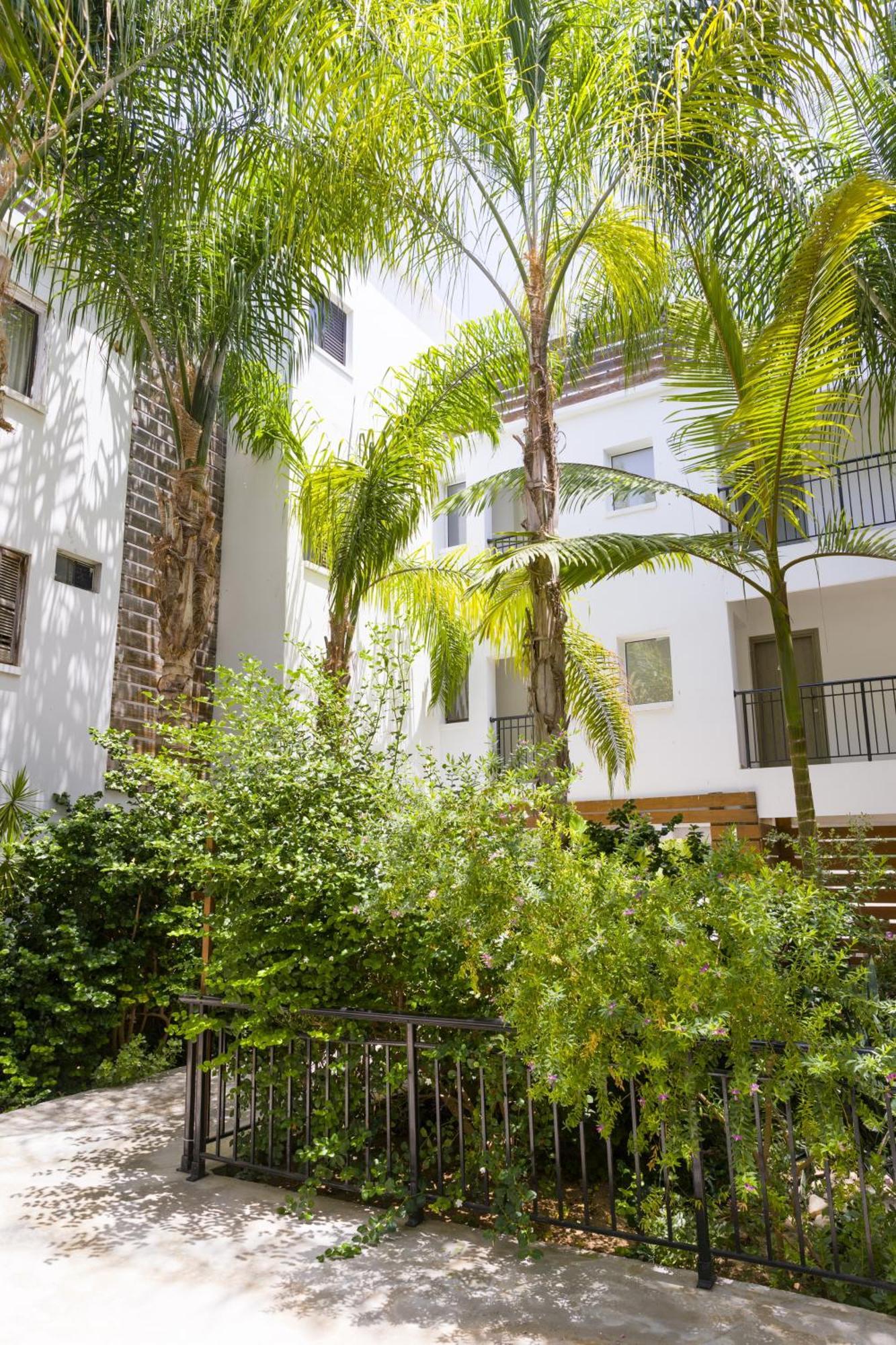 Alecos Hotel Apartments Paphos Esterno foto